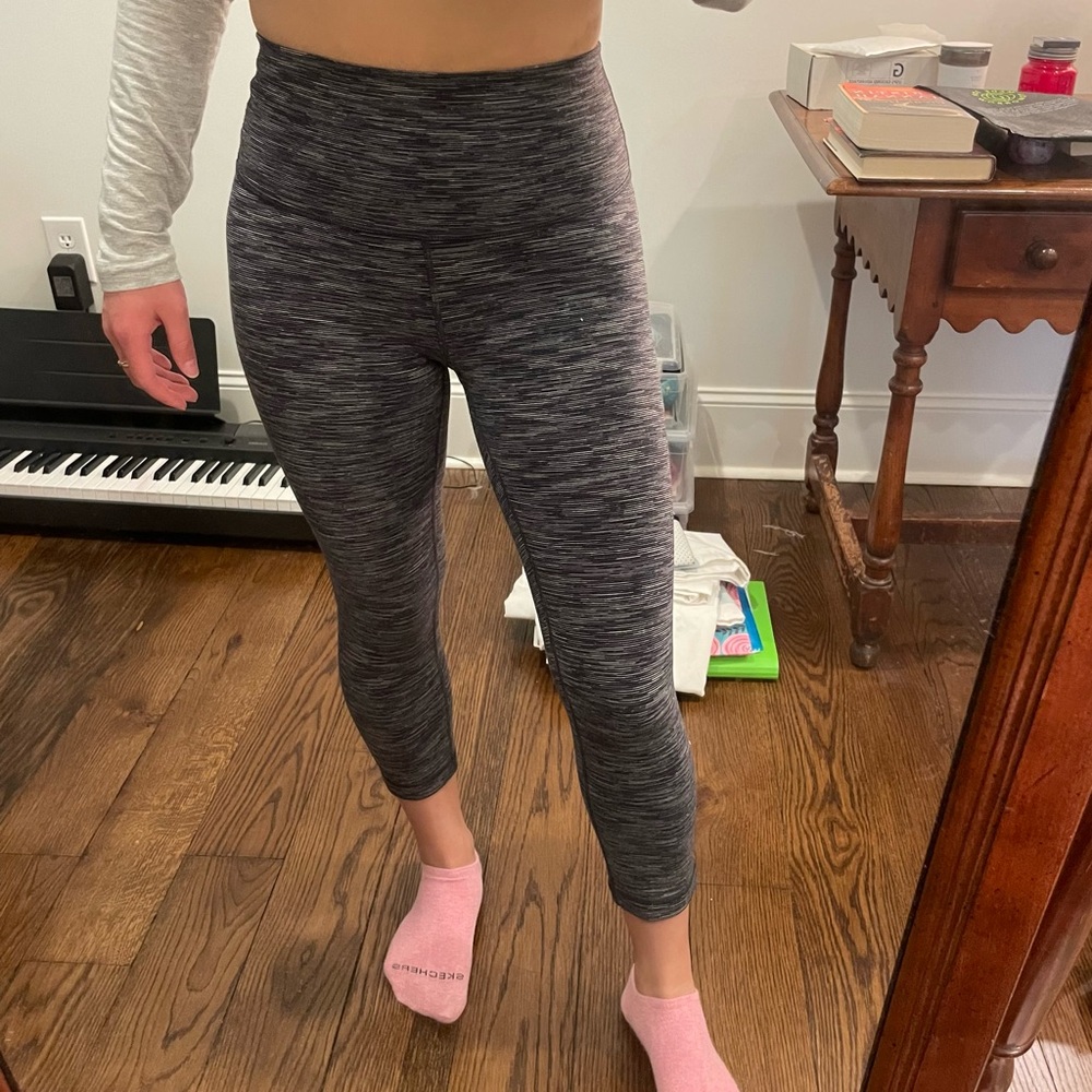 Lululemon capris leggings